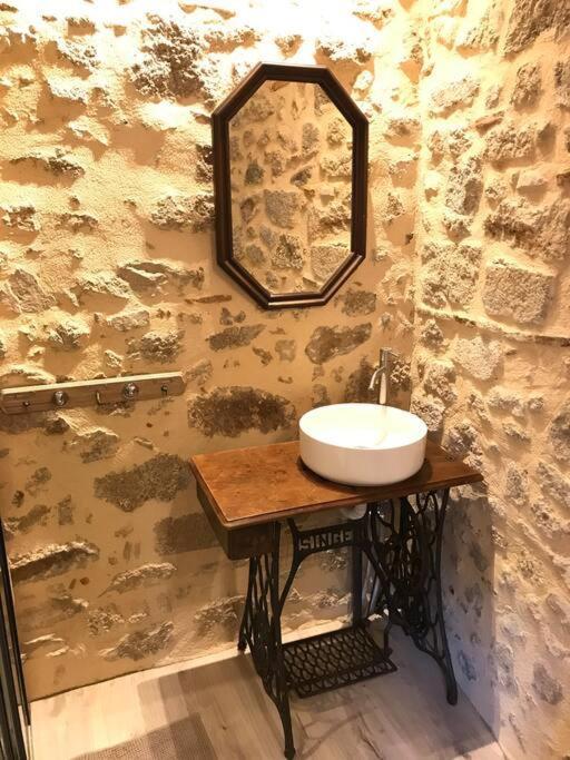Du Haut Des Remparts Brigueuil 外观 照片